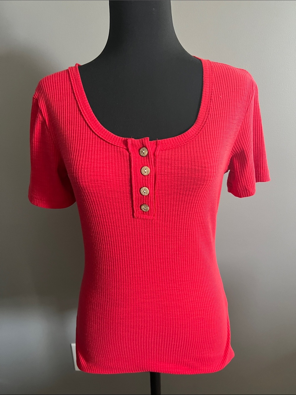 Red Ribbed Short-Sleeve Henley Top - Unbranded